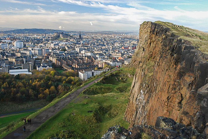 Seat edinburgh arthur scotland arthurs volcano extinct hiking climb guide earthtrekkers travel walk scottish